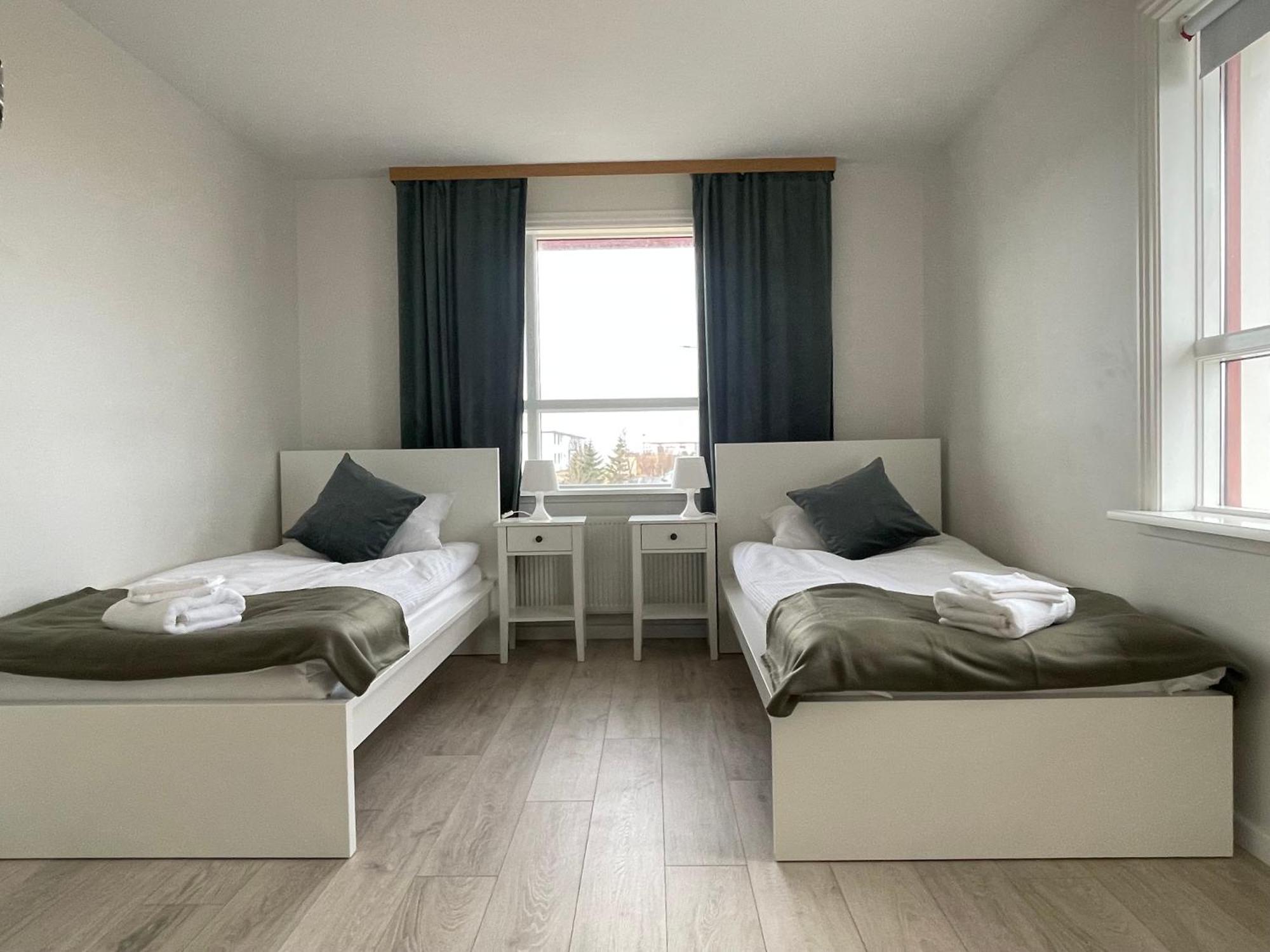 Iq Apartments 2 Keflavik Bagian luar foto