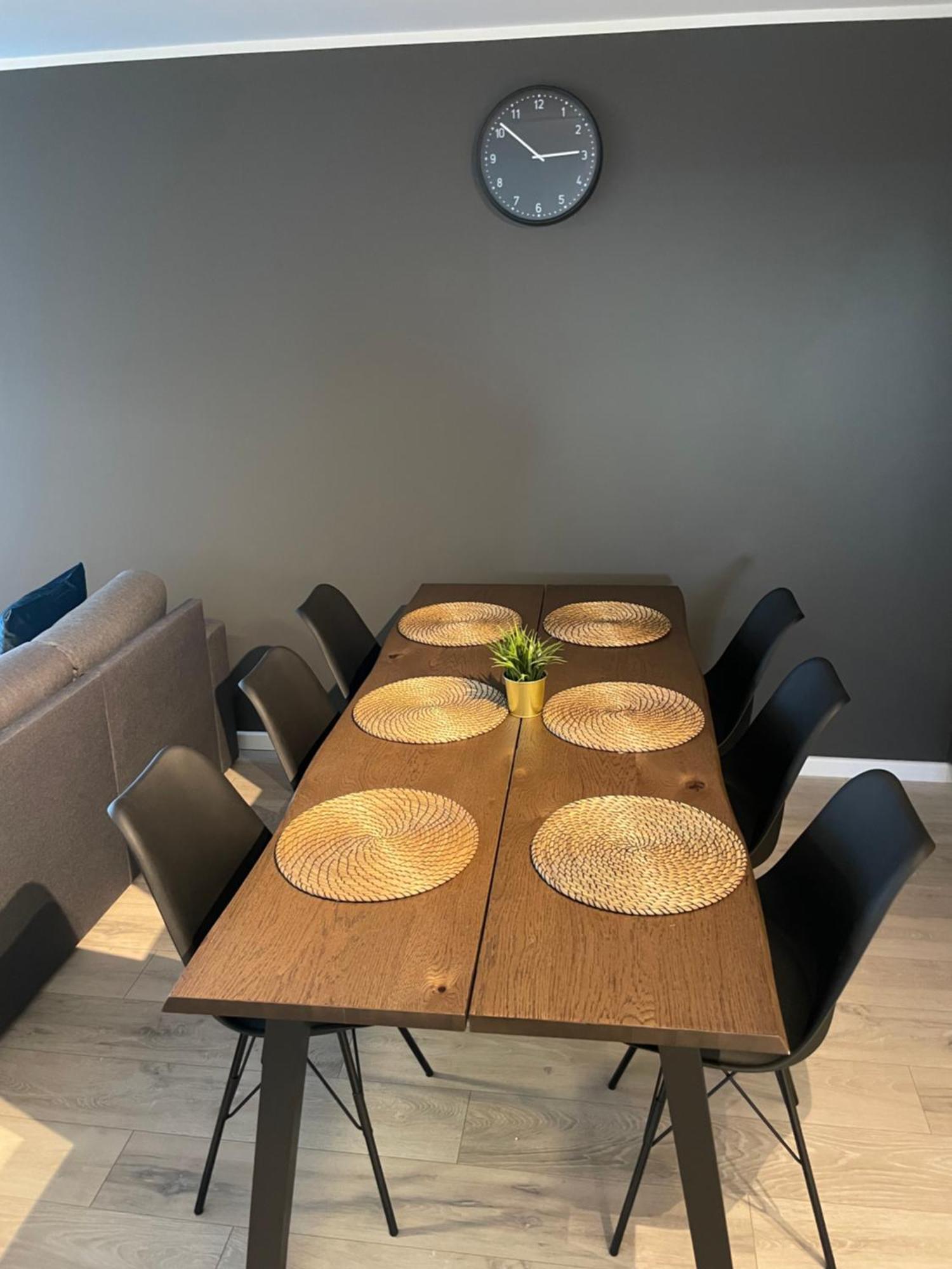 Iq Apartments 2 Keflavik Bagian luar foto